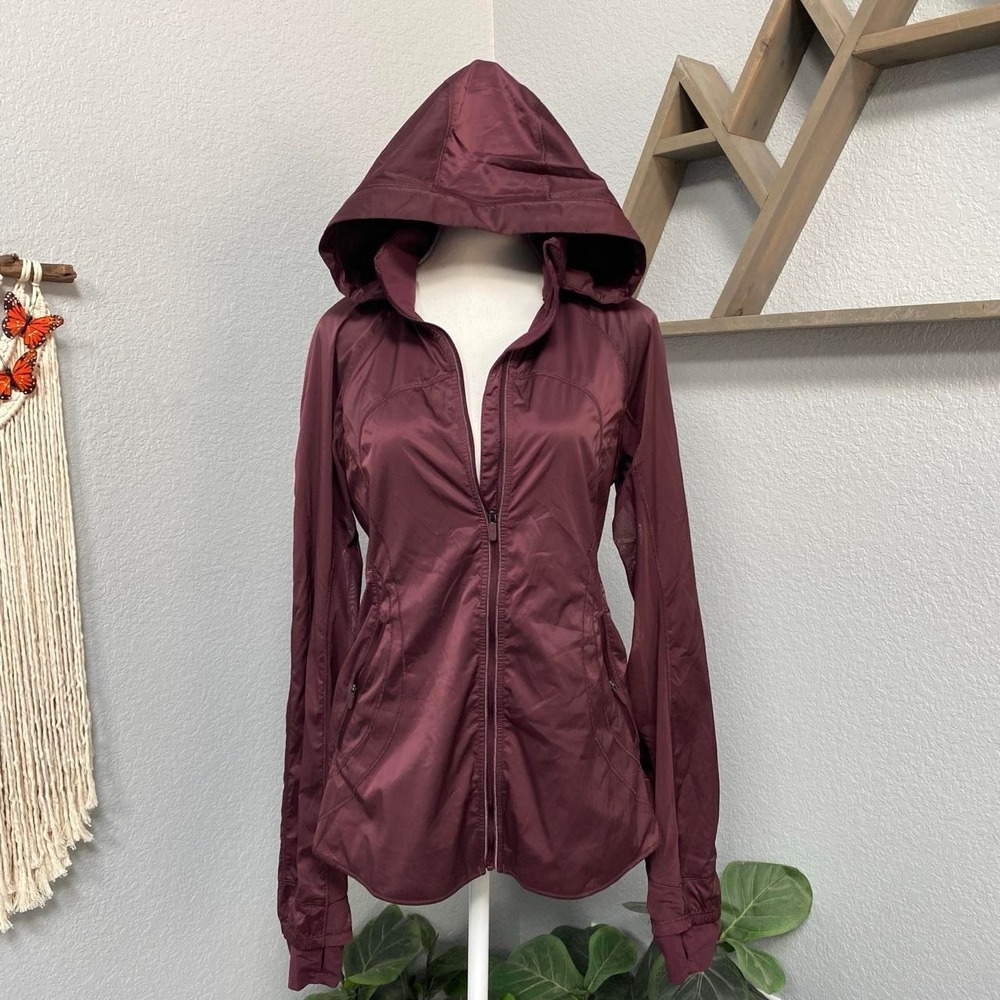 LULULEMON GOAL CRUSHER BURGUNDY LIGHTWEIGHT JACKET MESH HOODED WINDBREAKER